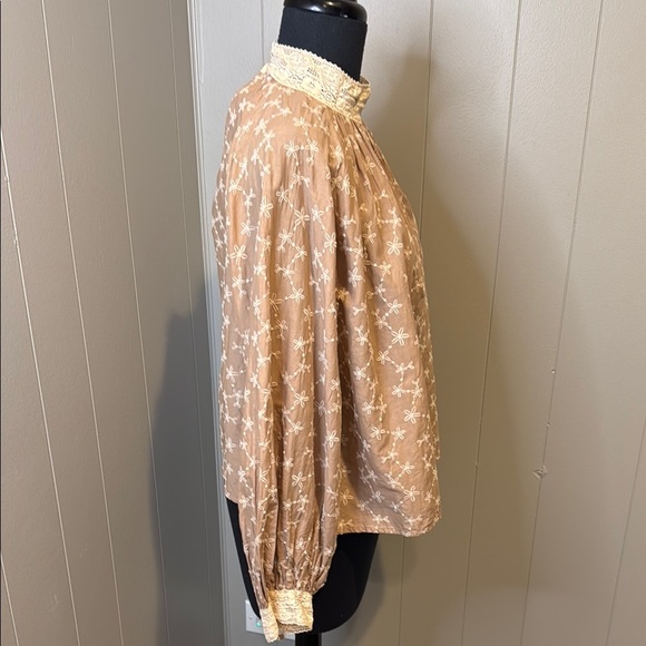 NWT Zara Women Medium Tan Ruffled Blouse with Peter Pan Collar Lace Relaxed Fit - Picture 3 of 6